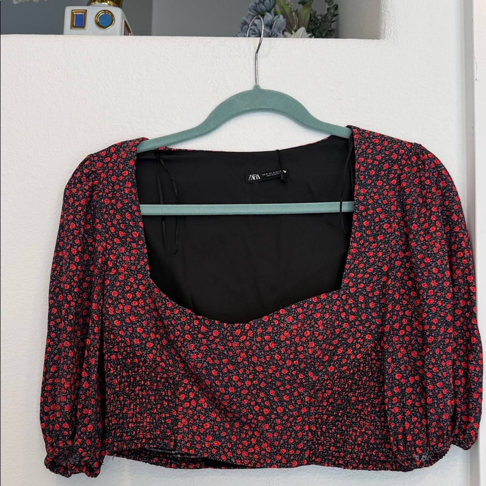 Zara Black and Red Floral Puff Sleeve Blouse